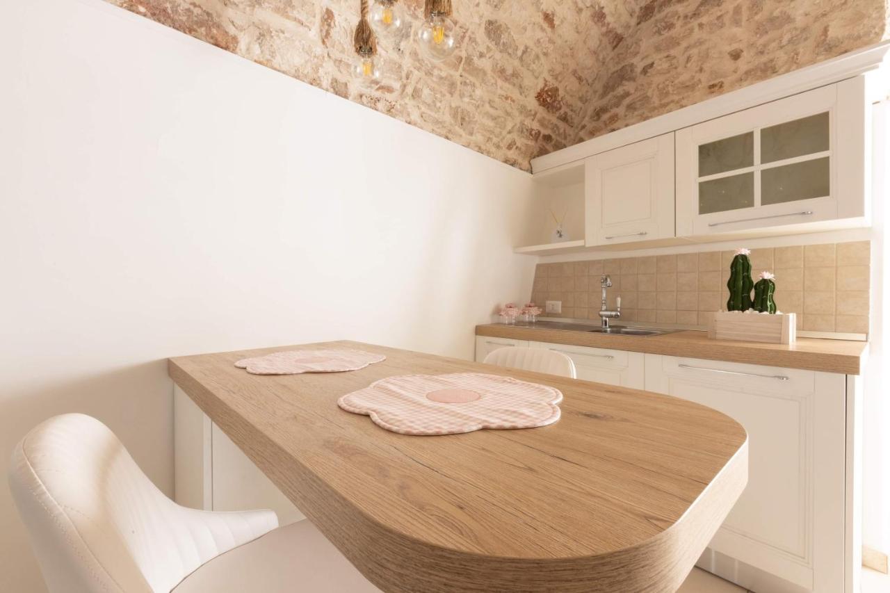 B&B La Finestra Sui Giardini 圣埃拉莫因科莱 外观 照片